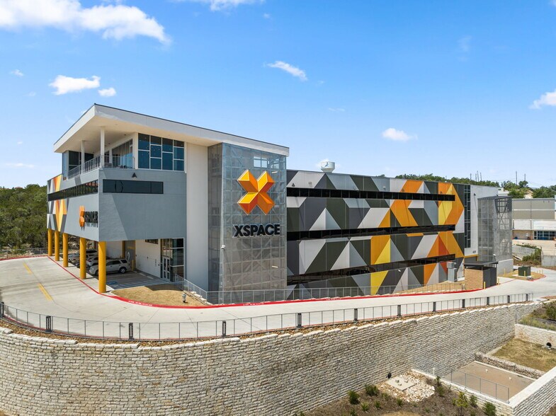 More Photos Of 4229 N FM 620 Hwy, Austin Showroom For Lease