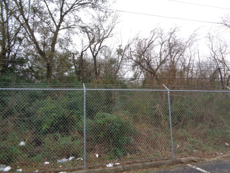 More Photos Of 0 N Fwy & Briar Grove Dr, Houston Land For Sale