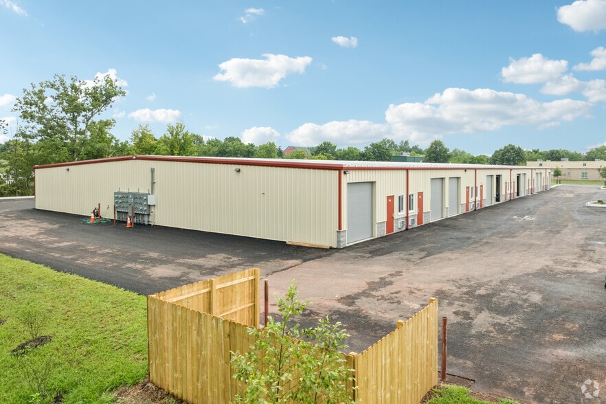 More Photos Of 130 Christopher Ln, Harleysville Warehouse For Lease