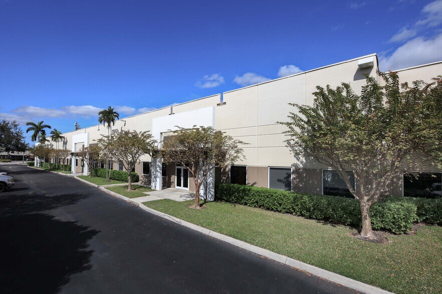 More Photos Of 6535 Nova Dr, Davie Unknown For Lease