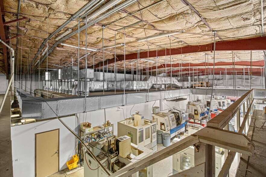 More Photos Of 1031 NE 16th St, Ocala Manufacturing For Lease