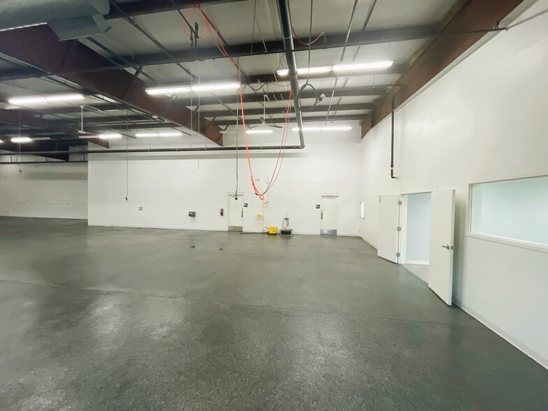 More Photos Of 2291 Traversefield Dr, Traverse City Manufacturing For Lease