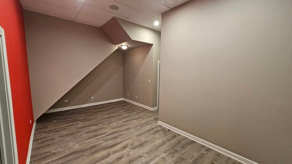 More Photos Of 1923 W Chicago Ave, Chicago Storefront Retail Office For Sale