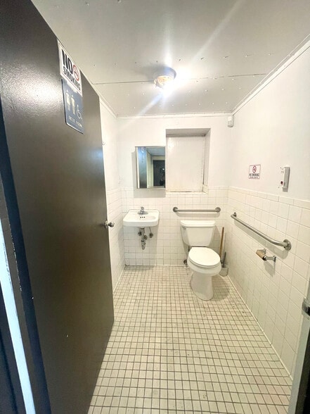 More Photos Of 359 Nostrand Ave, Brooklyn Office For Lease