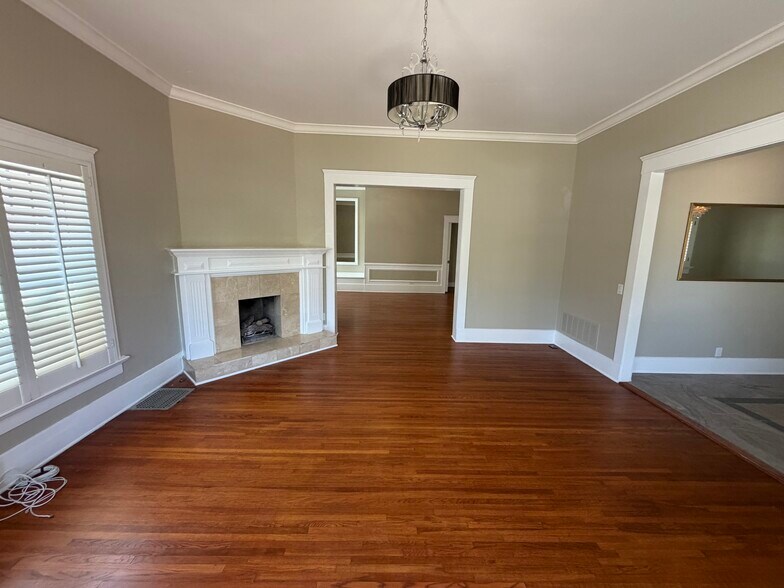More Photos Of 3560 Front St, San Diego Multifamily For Sale