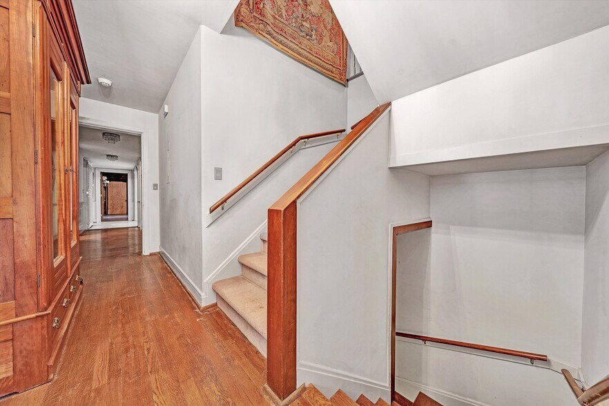 More Photos Of 934 Commander Dr, Roanoke Specialty For Sale