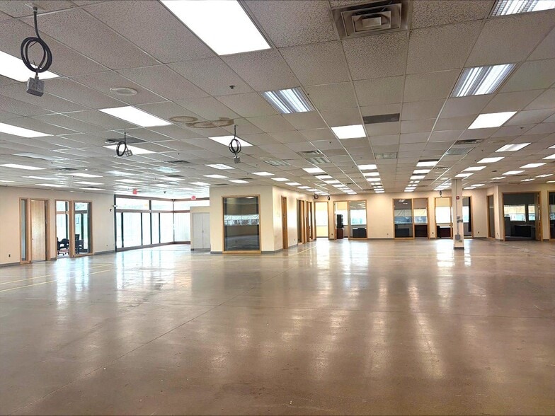 More Photos Of 2998 Waterview Dr, Rochester Hills Research And Development For Sale