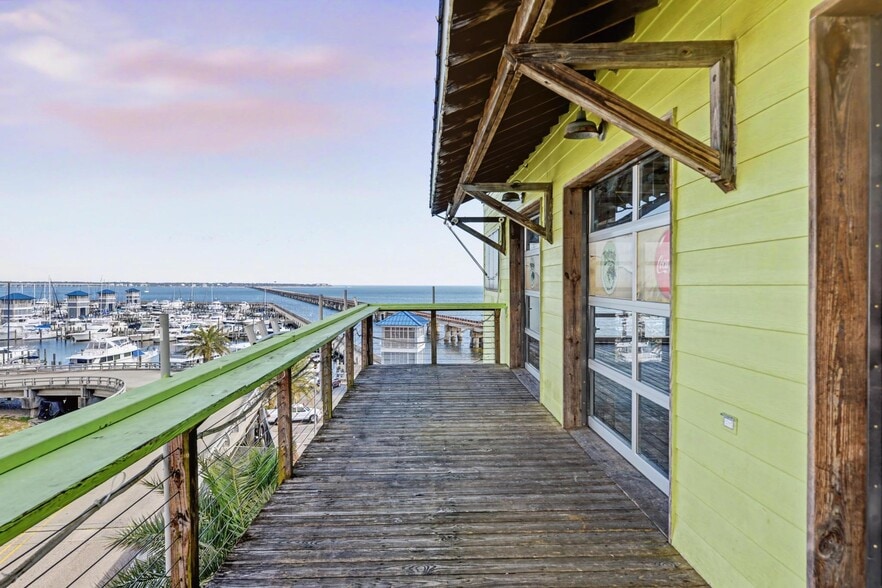 More Photos Of 113 S Beach Blvd, Bay Saint Louis Restaurant For Sale