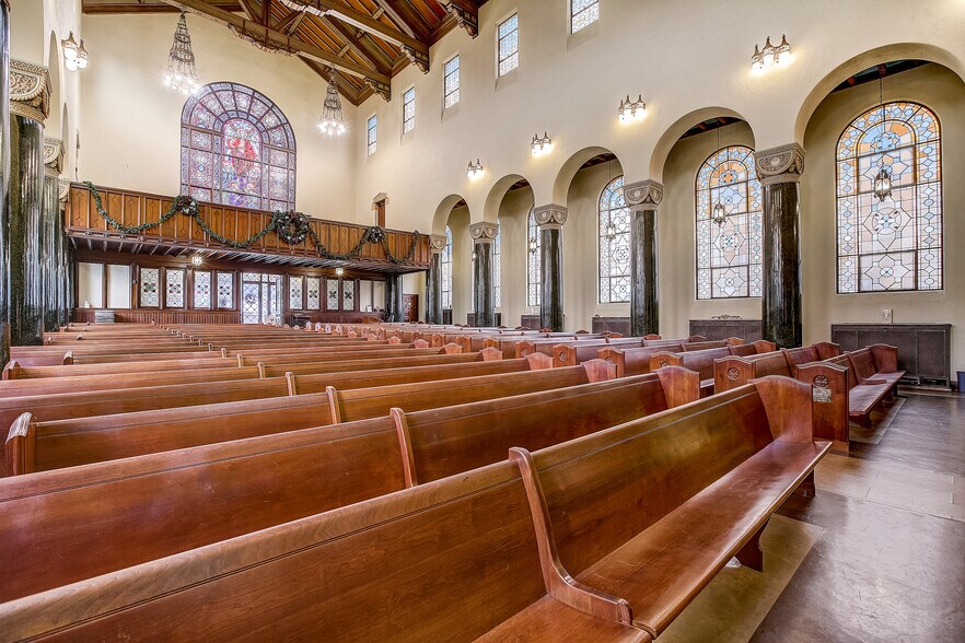 More Photos Of 1110 Guadalupe St, Austin Religious Facility For Lease