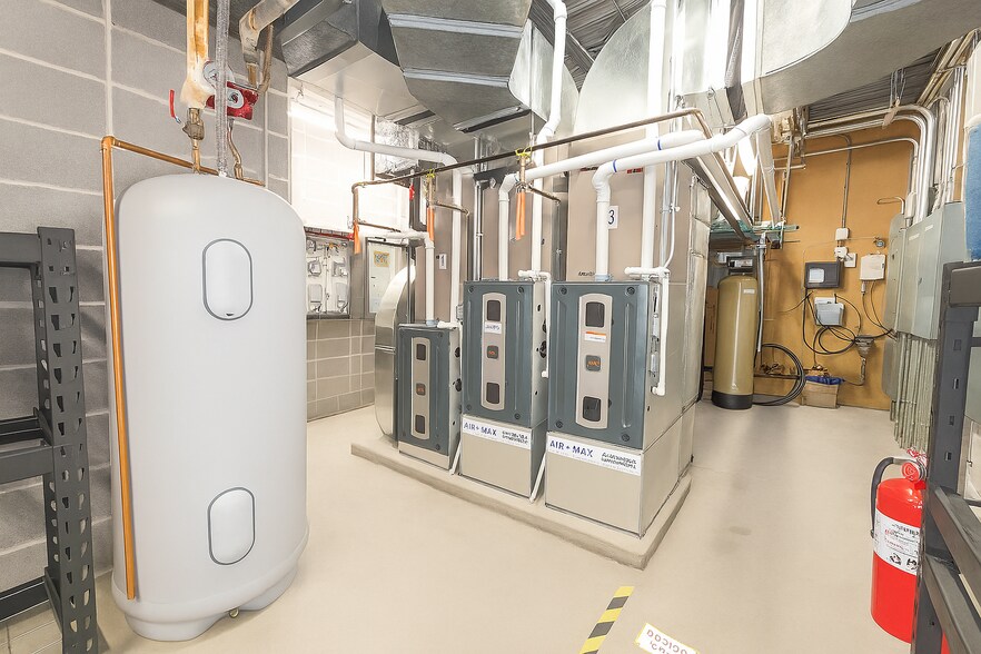 More Photos Of 900 Kraft Dr SE, Melrose Light Distribution For Lease