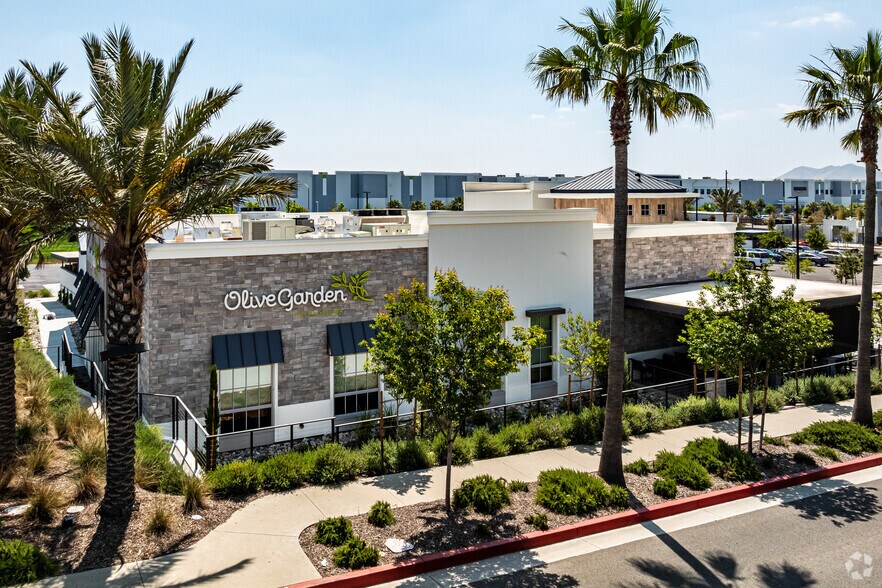 More Photos Of 12555 Cantu Galleano Ranch Rd, Eastvale Restaurant For Lease