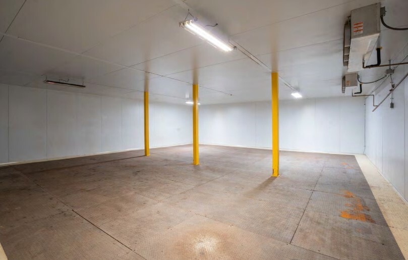 More Photos Of 3 Green St, Clinton Warehouse For Lease