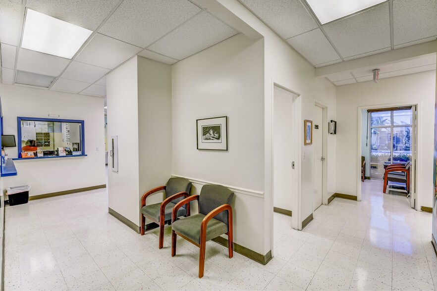 More Photos Of 5205 Village Blvd, West Palm Beach Medical For Lease
