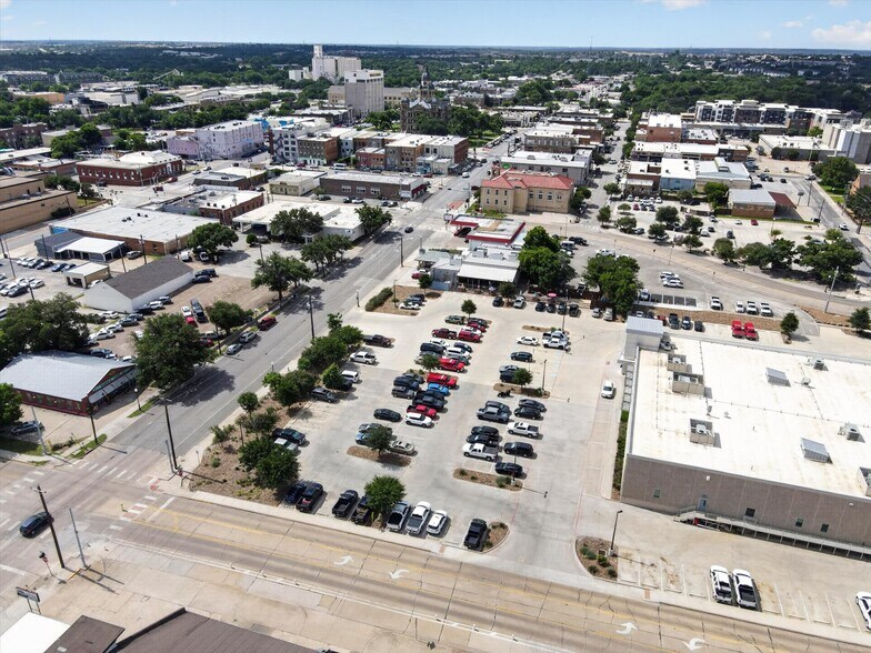 More Photos Of 107 W Hickory St, Denton General Retail For Sale