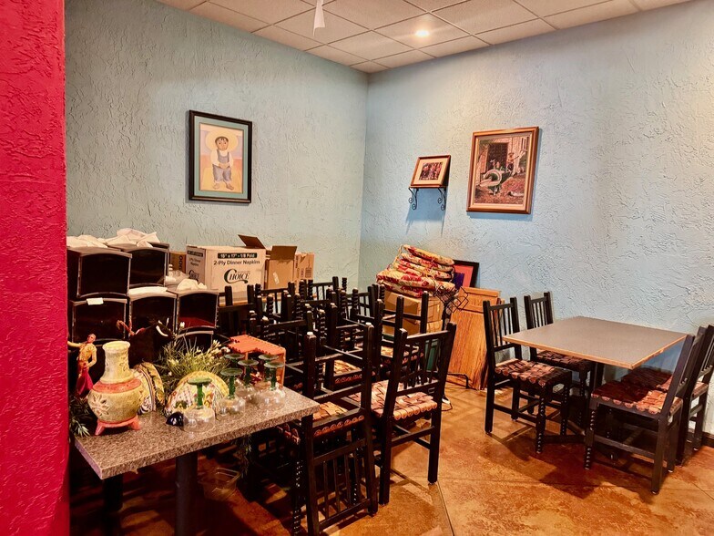 More Photos Of 200 N Central Ave, Parsons General Retail For Sale