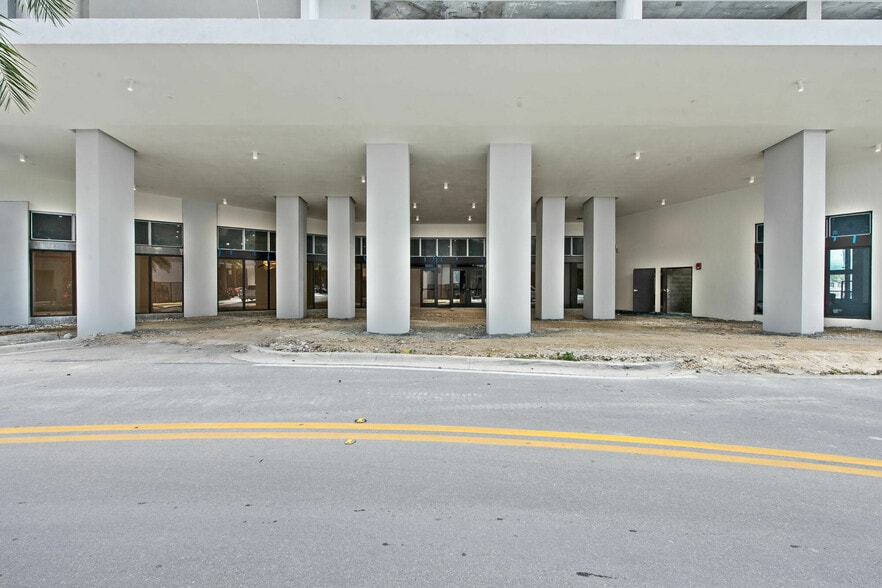 More Photos Of 16375 Biscayne Blvd, North Miami Beach Apartments For Lease