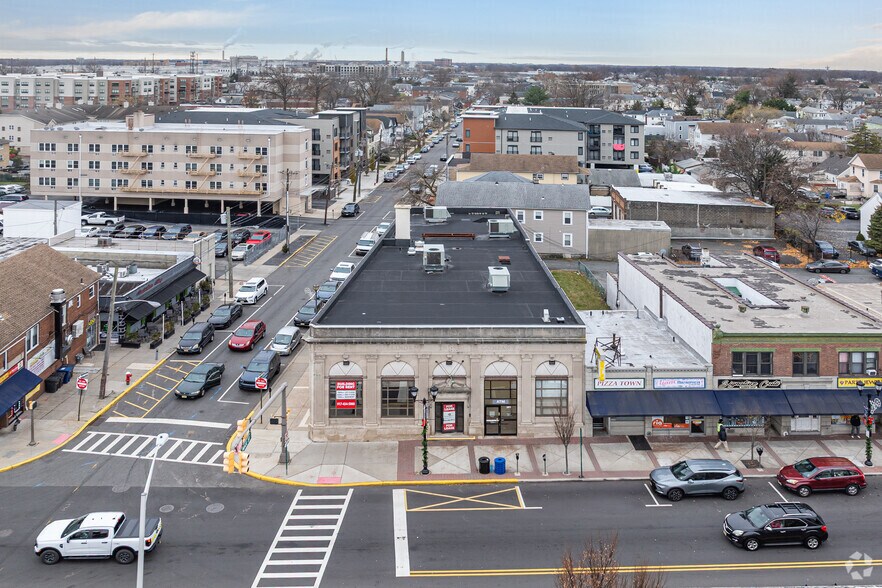 More Photos Of 201 N Wood Ave, Linden Bank For Lease