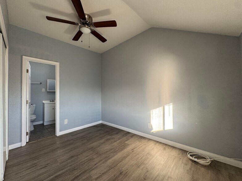 More Photos Of 252 S 7th St, Montebello Apartments For Sale