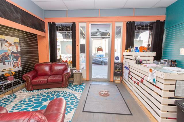 More Photos Of 219 Norris Ave, McCook Storefront For Sale