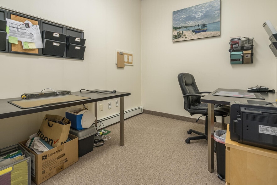 More Photos Of 23 Pawnee Ave, Rockaway Office For Lease