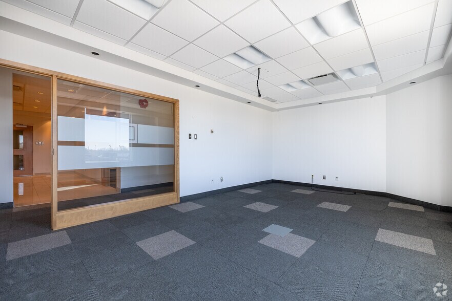More Photos Of 1500 Rue Royale, Trois-Rivières Office For Lease
