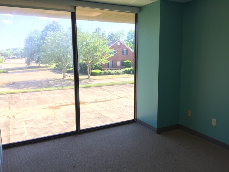 More Photos Of 100 Park Gate Ext, Tupelo Office For Lease