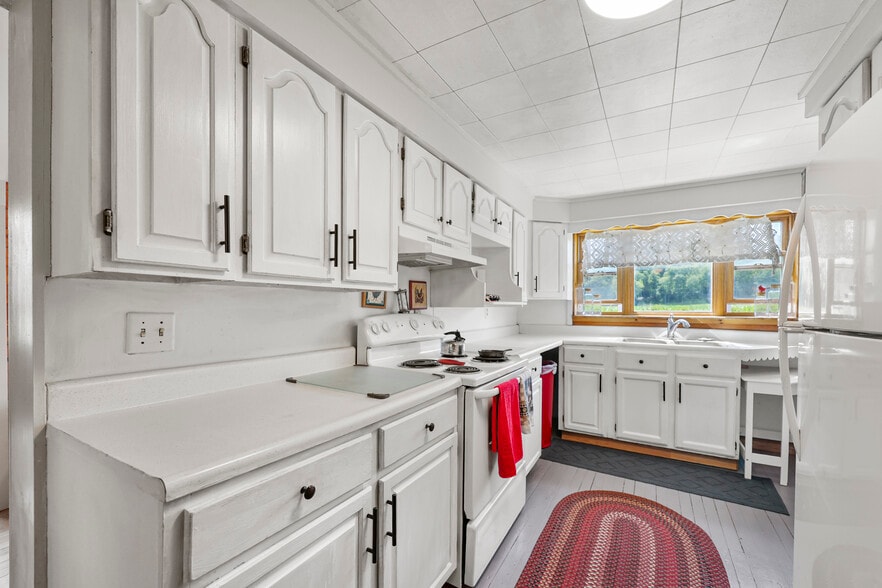 More Photos Of 2010-2012 Clayton Mill Rd, Mill River Specialty For Sale