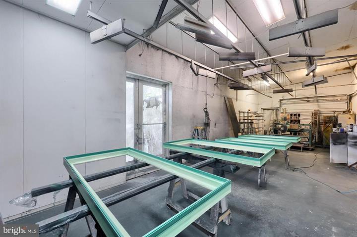 More Photos Of 206 W Kendig Rd, Willow Street Warehouse For Sale