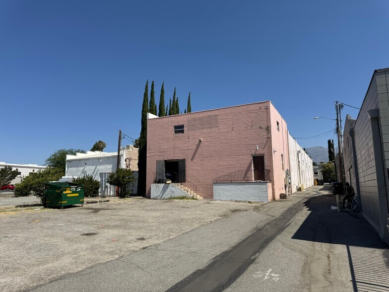 More Photos Of 166 W Ramsey St, Banning Storefront For Sale