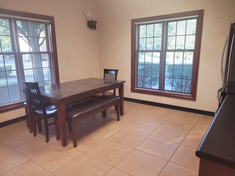 More Photos Of 116 County Line Rd W, Westerville Loft Creative Space For Sale