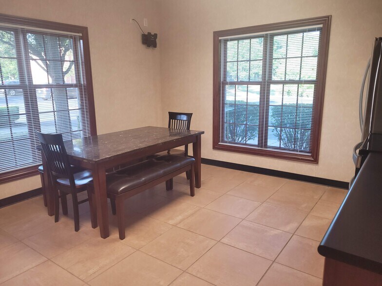 More Photos Of 116 County Line Rd W, Westerville Loft Creative Space For Sale