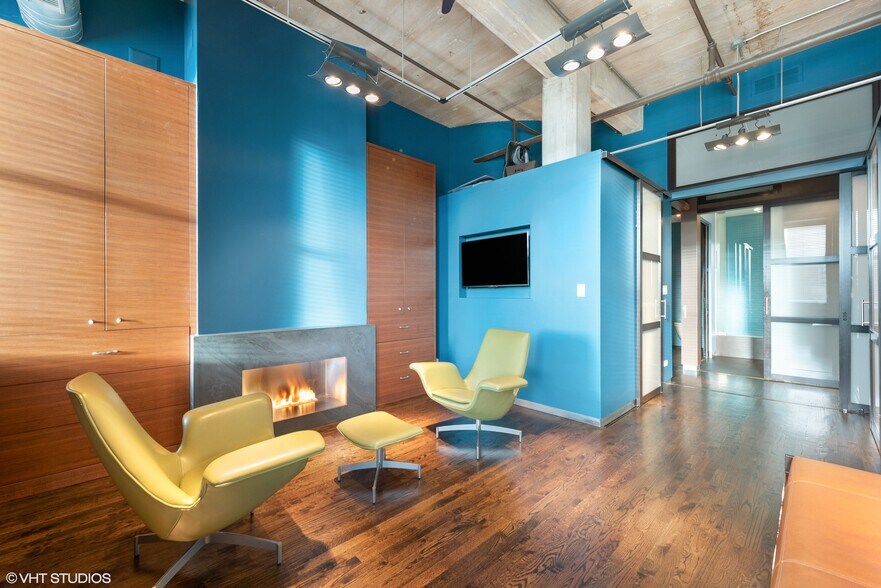 More Photos Of 1327 W Washington Blvd, Chicago Loft Creative Space For Lease