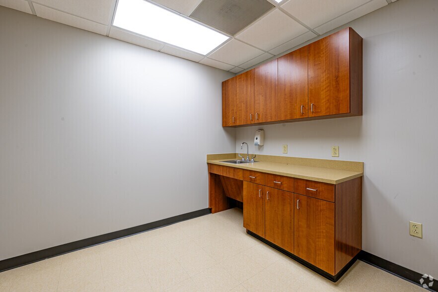 More Photos Of 1315 St Joseph Pky, Houston Medical For Sale