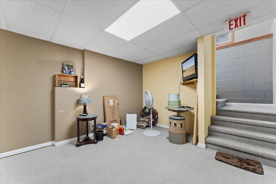 More Photos Of 517 Milwaukee St, Kewaunee General Retail For Sale