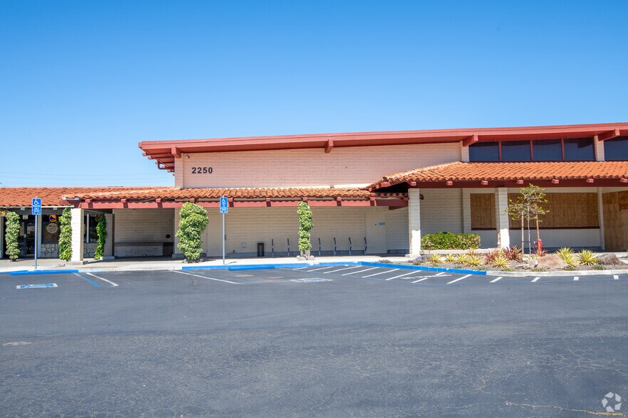 More Photos Of 2050 Monument Blvd, Concord Unknown For Lease