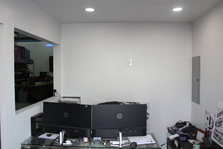 More Photos Of 11693 Sheldon St, Sun Valley Warehouse For Sale