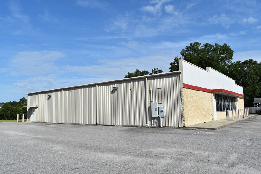 More Photos Of 615 S Walnut St, Pamplico Freestanding For Lease