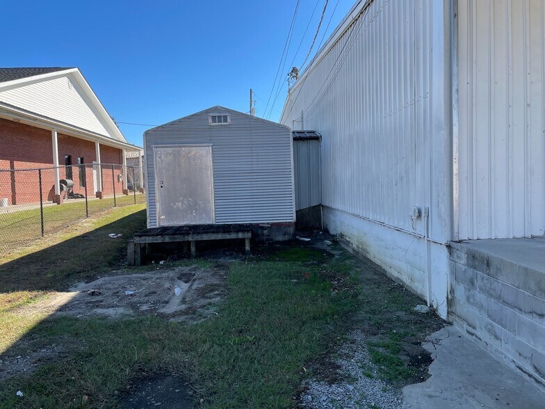 More Photos Of 435 S Main St, Swainsboro Freestanding For Sale