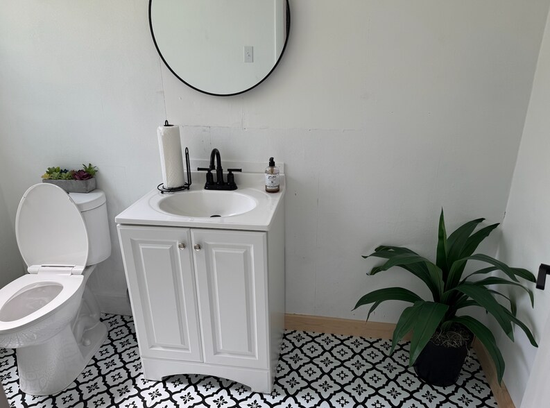 More Photos Of 400 Church St, Sandpoint Lodge Meeting Hall For Lease