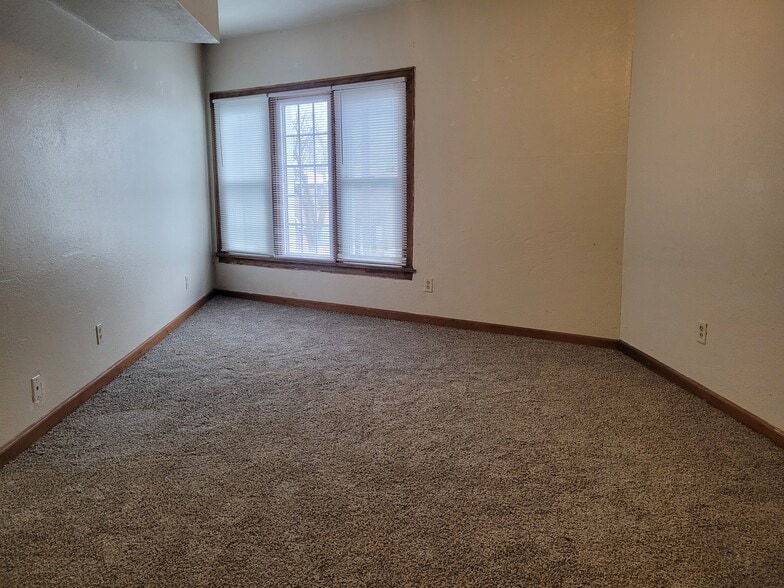 More Photos Of 2834 W Atkinson Ave, Milwaukee Freestanding For Sale