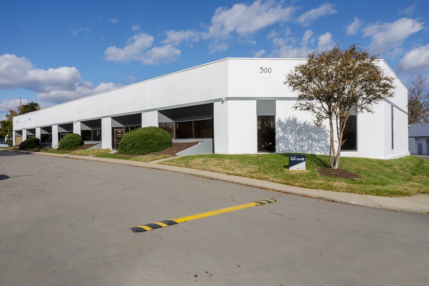 More Photos Of 475 Metroplex Dr, Nashville Light Distribution For Lease