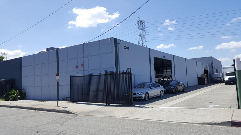 More Photos Of 3200 Bandini Blvd, Vernon Manufacturing For Lease