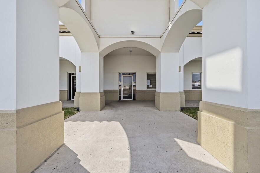 More Photos Of 1200 E Savannah Ave, McAllen Medical For Lease