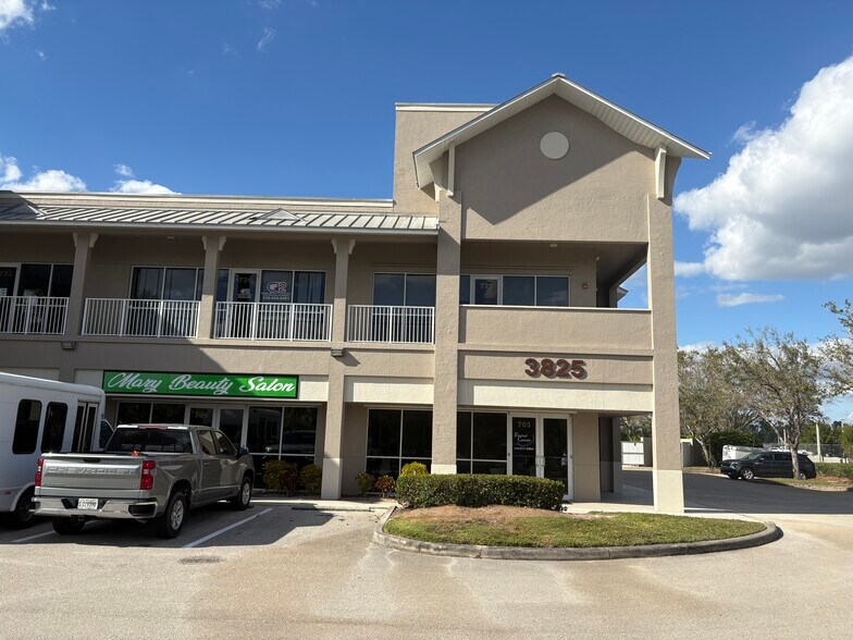 More Photos Of 3825 Beck Blvd, Naples Office For Sale