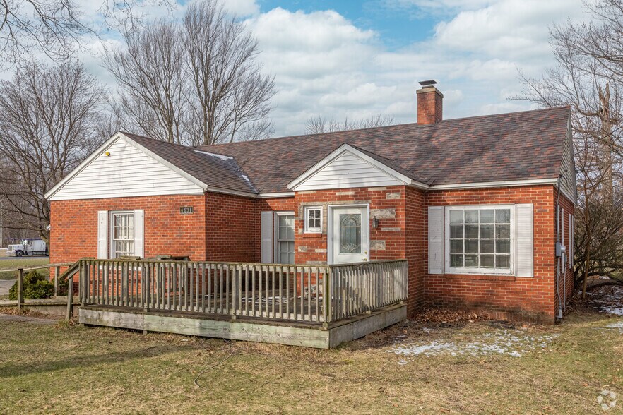 More Photos Of 4631 Harvey St, Norton Shores Medical For Sale
