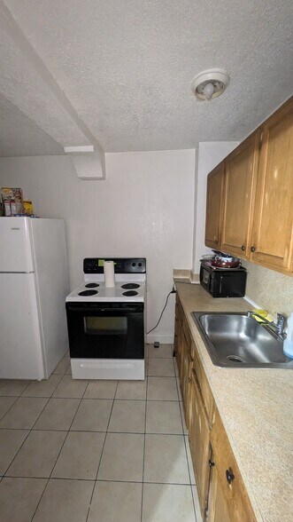More Photos Of 1874 Marloes Ave, Cleveland Apartments For Sale