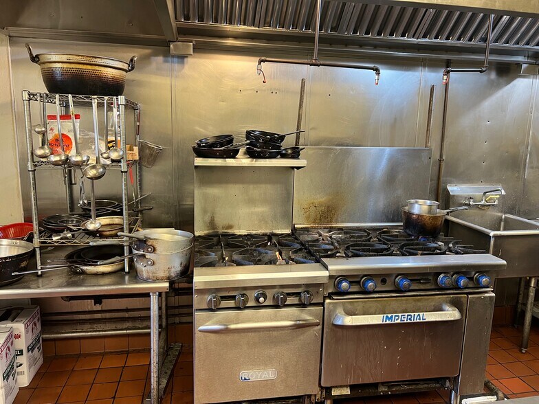 More Photos Of 1757 W Carson St, Torrance Storefront For Lease