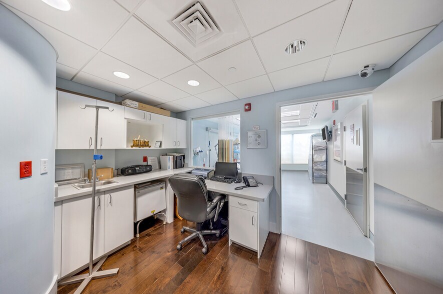 More Photos Of 1693 SW 27th Ave, Miami Office For Sale