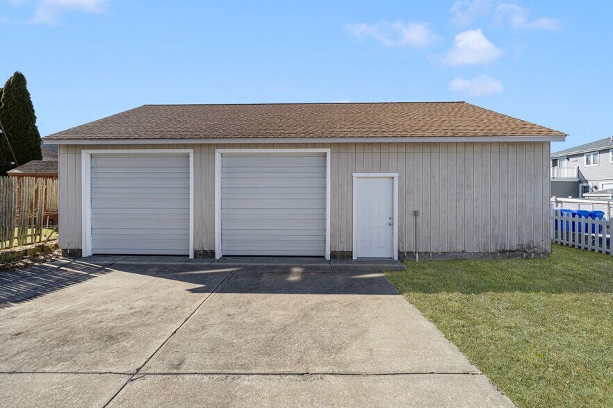 More Photos Of 11 Tenth St, East Providence Warehouse For Sale