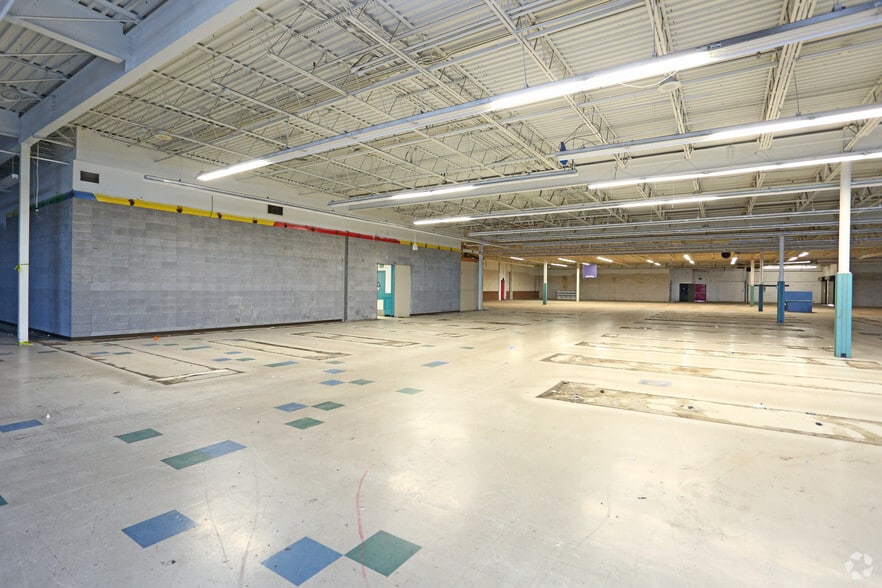 More Photos Of 2700 Sisk Rd, Modesto Freestanding For Lease